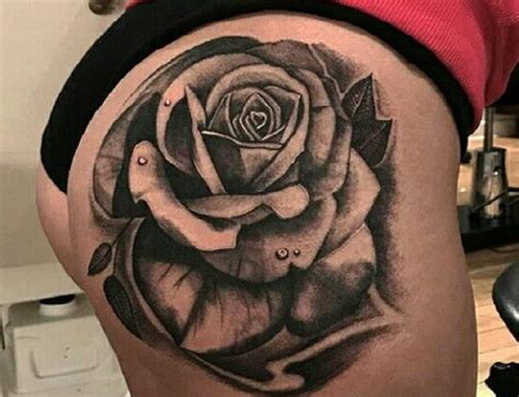 tatuajes en la nalga para mujeres|Tatuajes lindos en la nalga